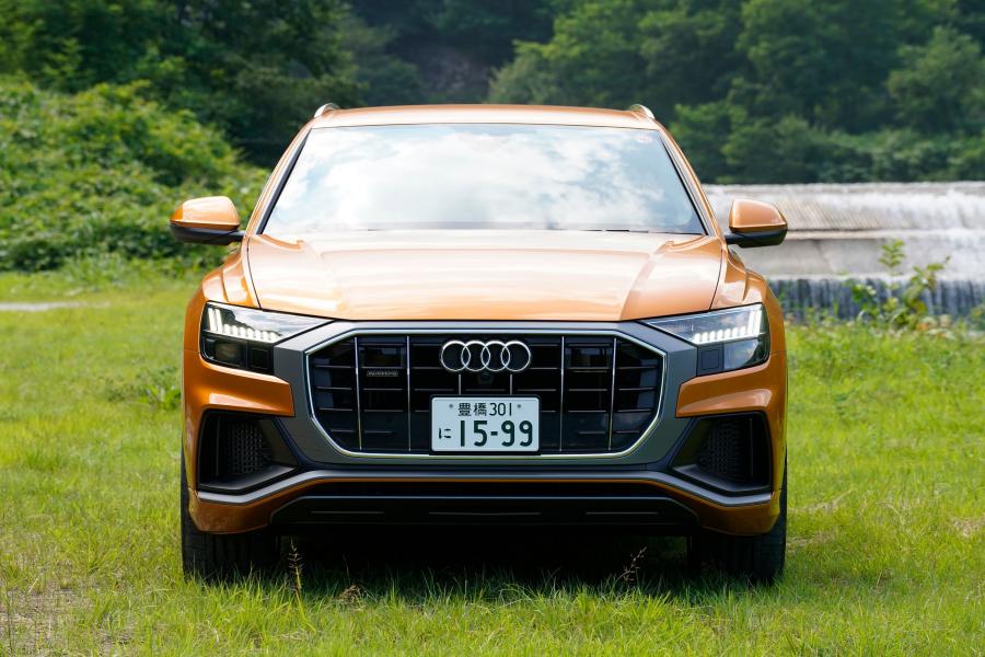  Audi Q8 55 TFSI Quattro S-Line 2019 года  (JP) (фото 7 из 37)